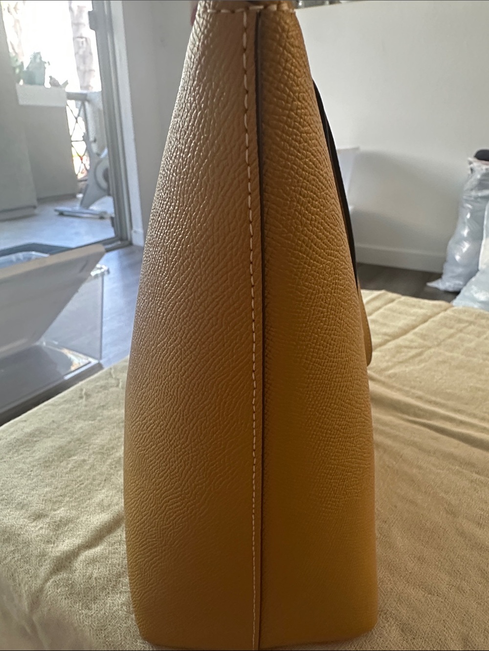 Authentic Coach  Zip Tote - Picture 4 of 10